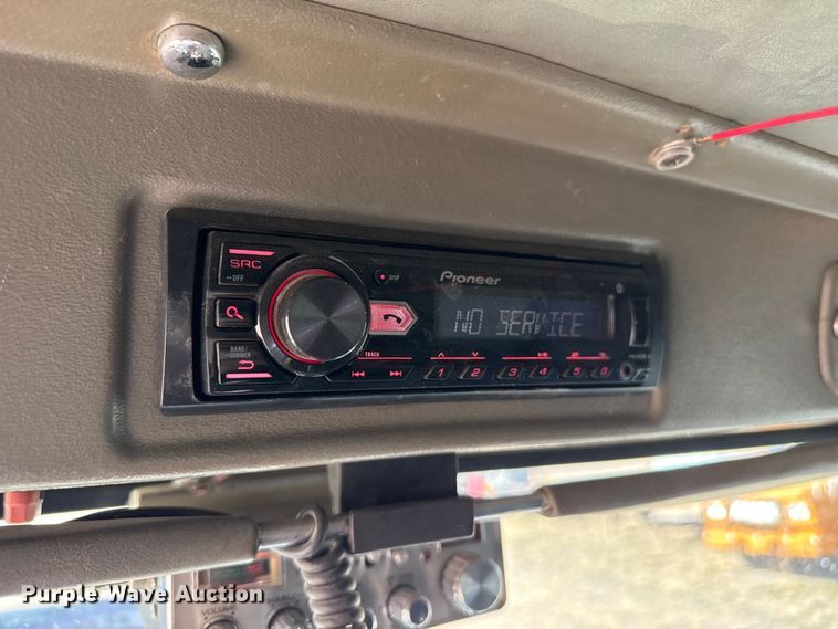 image for item DZ5324 1991 Peterbilt 379 semi truck