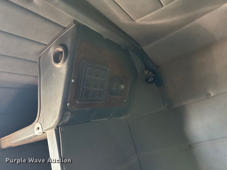 image for item DZ5324 1991 Peterbilt 379 semi truck