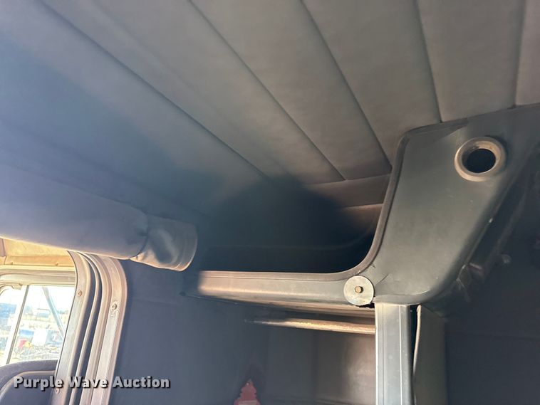 image for item DZ5324 1991 Peterbilt 379 semi truck