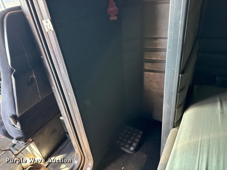 image for item DZ5324 1991 Peterbilt 379 semi truck