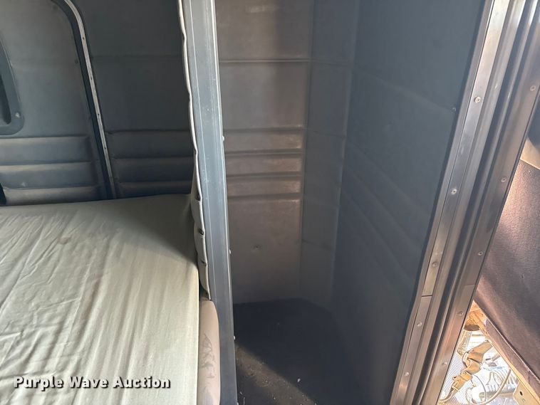 image for item DZ5324 1991 Peterbilt 379 semi truck