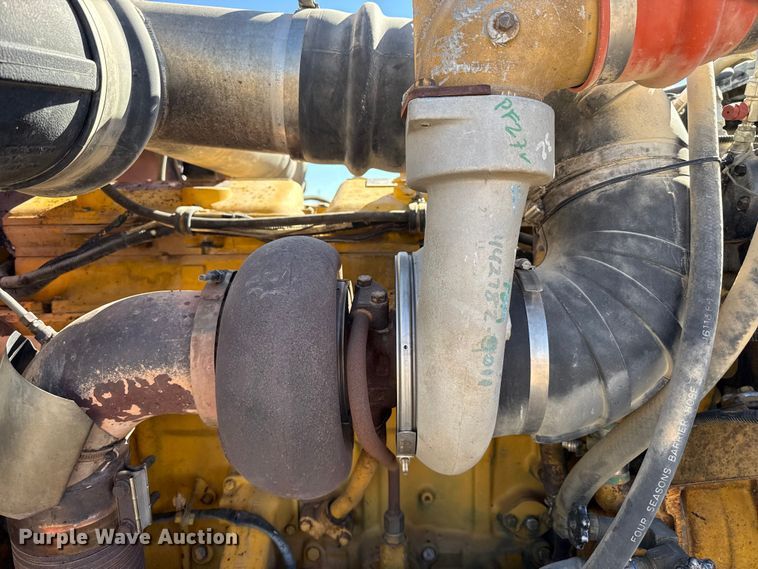 image for item DZ5324 1991 Peterbilt 379 semi truck