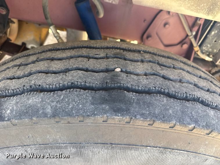 image for item DZ5324 1991 Peterbilt 379 semi truck