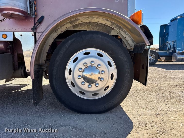 image for item DZ5324 1991 Peterbilt 379 semi truck