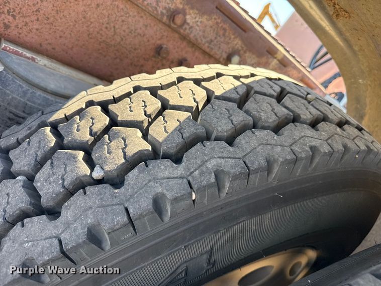 image for item DZ5324 1991 Peterbilt 379 semi truck