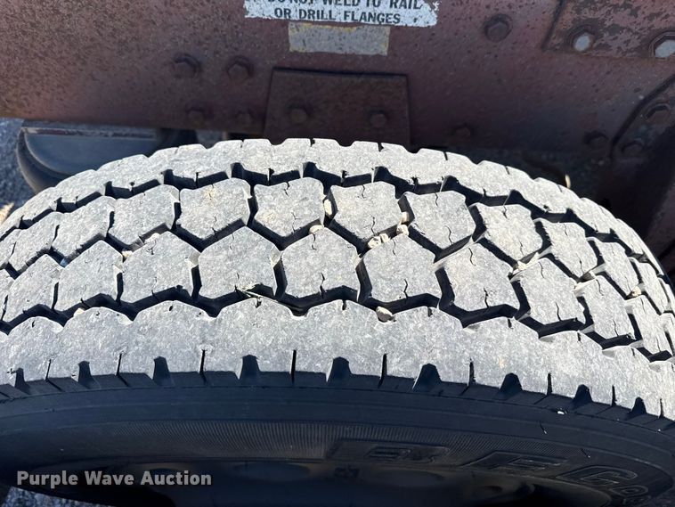 image for item DZ5324 1991 Peterbilt 379 semi truck