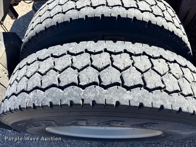 image for item DZ5324 1991 Peterbilt 379 semi truck