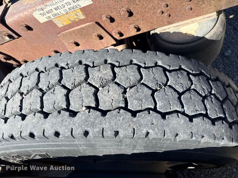 image for item DZ5324 1991 Peterbilt 379 semi truck