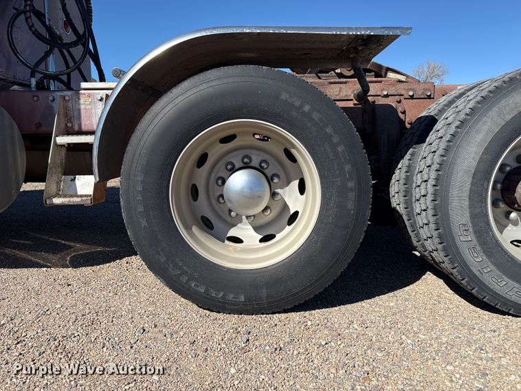 image for item DZ5324 1991 Peterbilt 379 semi truck