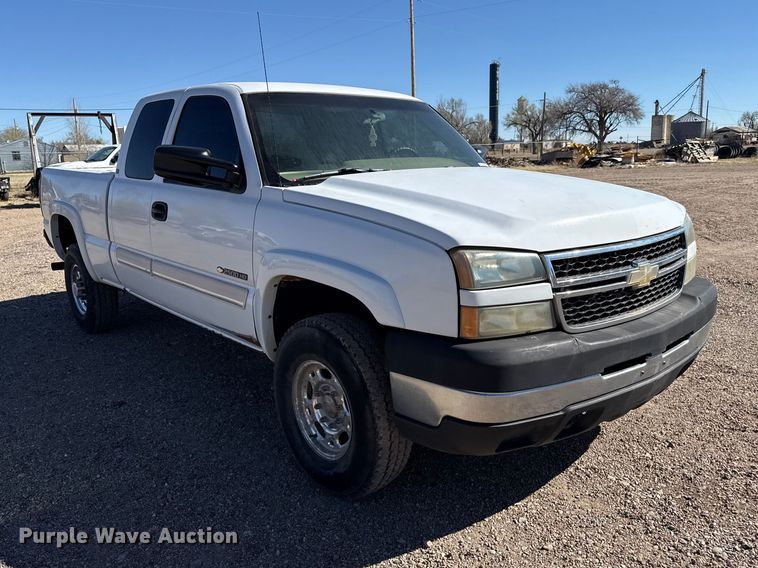 image for item DZ5325 2006 Chevrolet Silverado 2500HD Crew Cab pickup truck