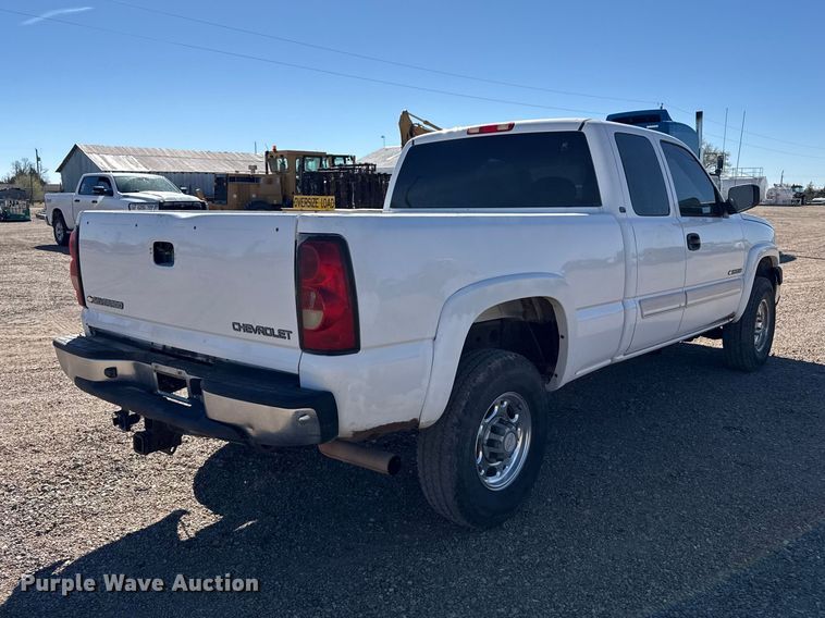 image for item DZ5325 2006 Chevrolet Silverado 2500HD Crew Cab pickup truck