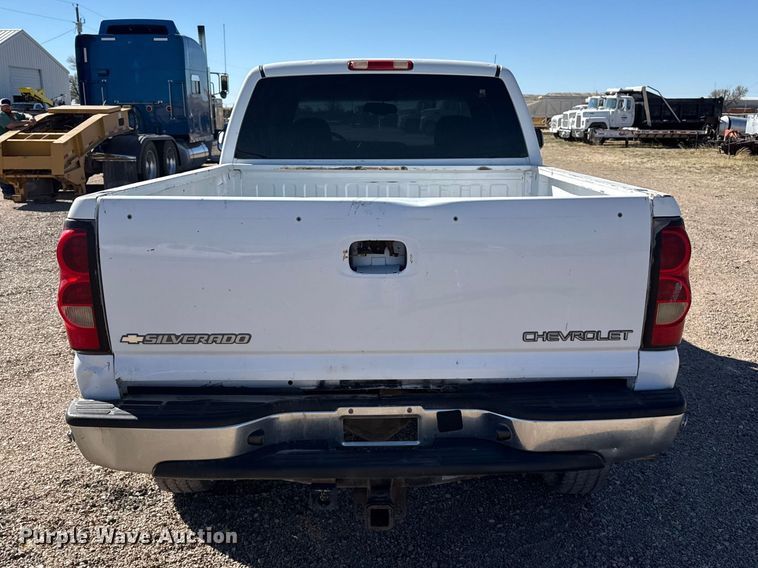 image for item DZ5325 2006 Chevrolet Silverado 2500HD Crew Cab pickup truck