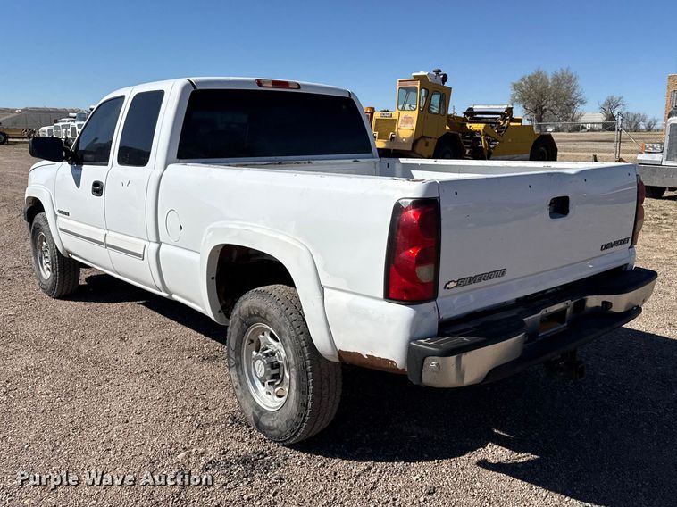 image for item DZ5325 2006 Chevrolet Silverado 2500HD Crew Cab pickup truck