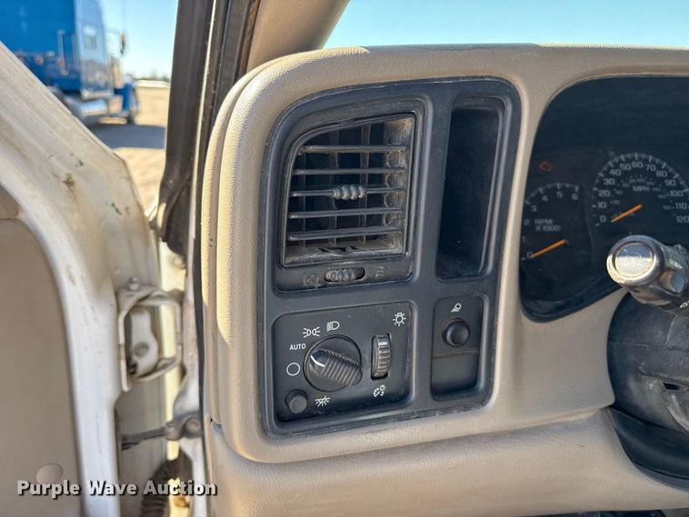 image for item DZ5325 2006 Chevrolet Silverado 2500HD Crew Cab pickup truck