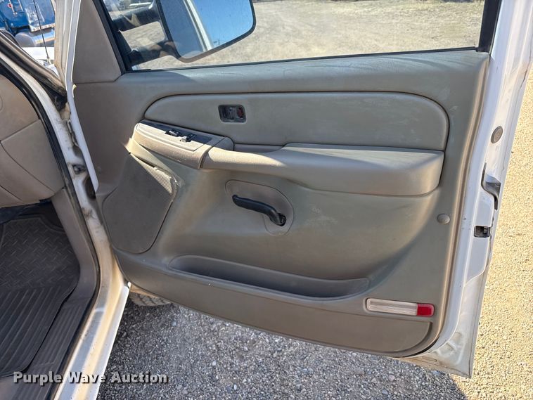 image for item DZ5325 2006 Chevrolet Silverado 2500HD Crew Cab pickup truck