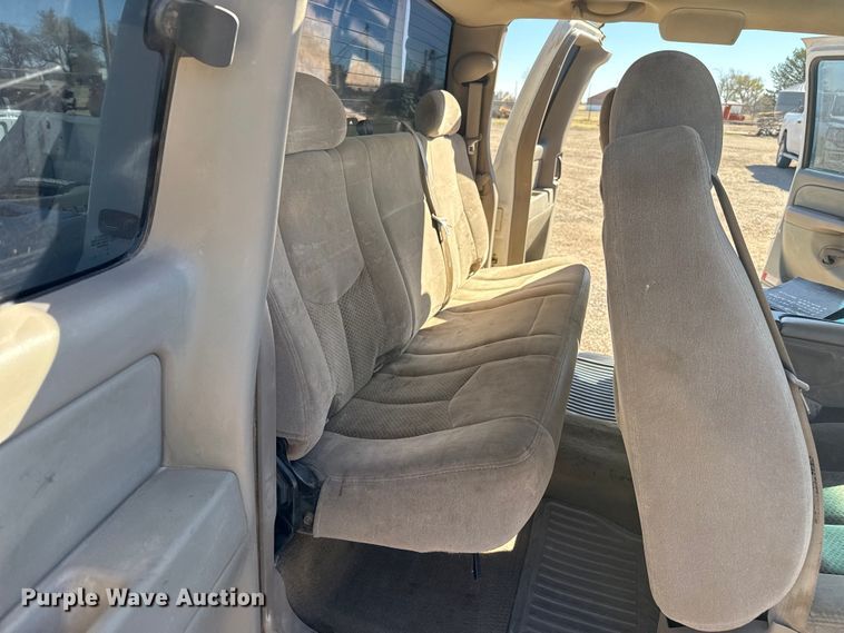 image for item DZ5325 2006 Chevrolet Silverado 2500HD Crew Cab pickup truck