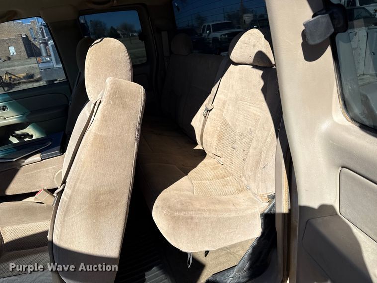 image for item DZ5325 2006 Chevrolet Silverado 2500HD Crew Cab pickup truck