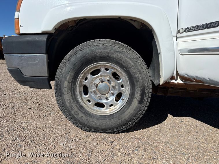 image for item DZ5325 2006 Chevrolet Silverado 2500HD Crew Cab pickup truck