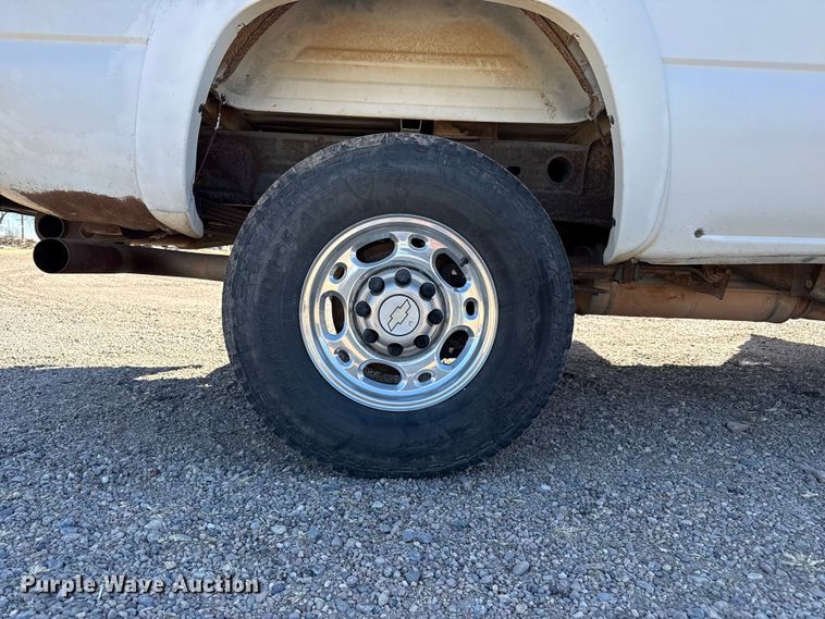 image for item DZ5325 2006 Chevrolet Silverado 2500HD Crew Cab pickup truck