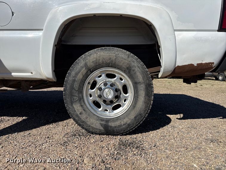 image for item DZ5325 2006 Chevrolet Silverado 2500HD Crew Cab pickup truck
