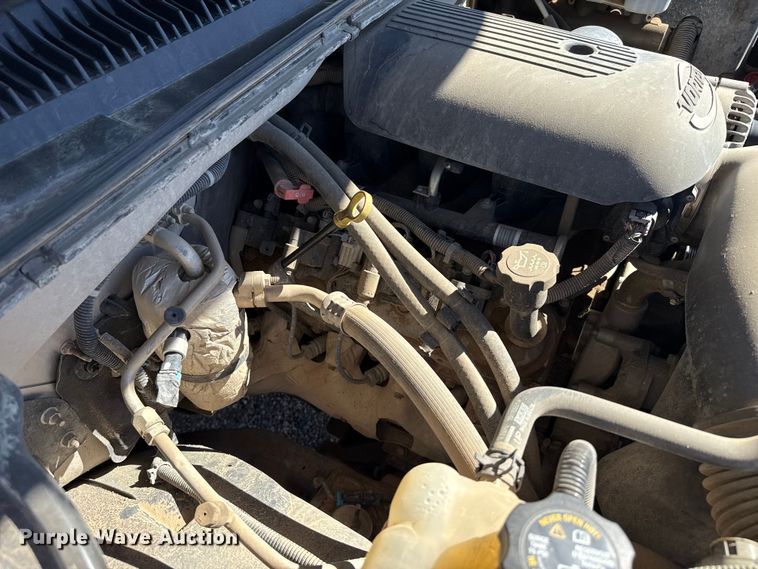 image for item DZ5326 2004 Chevrolet Silverado 2500 Crew Cab pickup truck