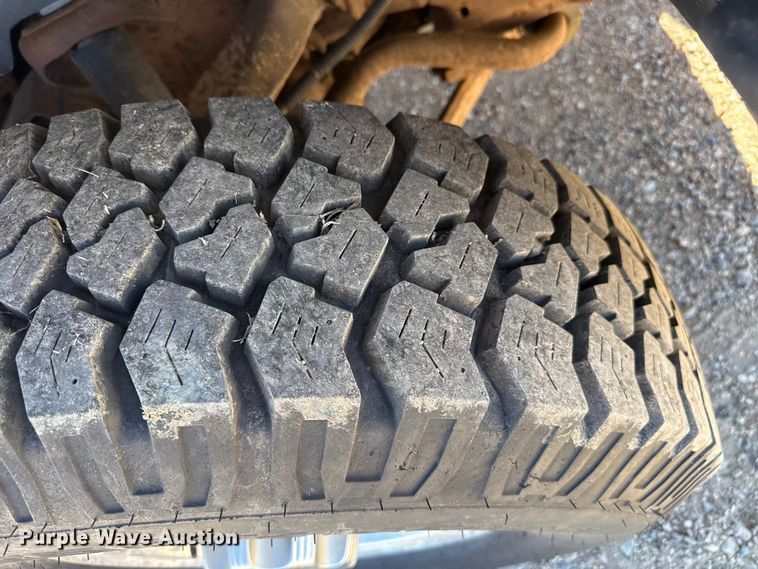 image for item DZ5326 2004 Chevrolet Silverado 2500 Crew Cab pickup truck