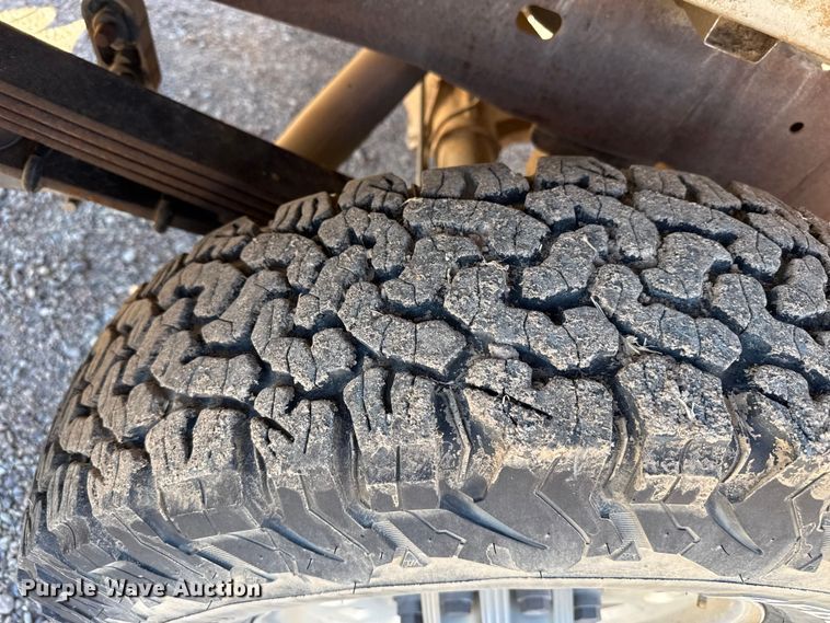 image for item DZ5326 2004 Chevrolet Silverado 2500 Crew Cab pickup truck