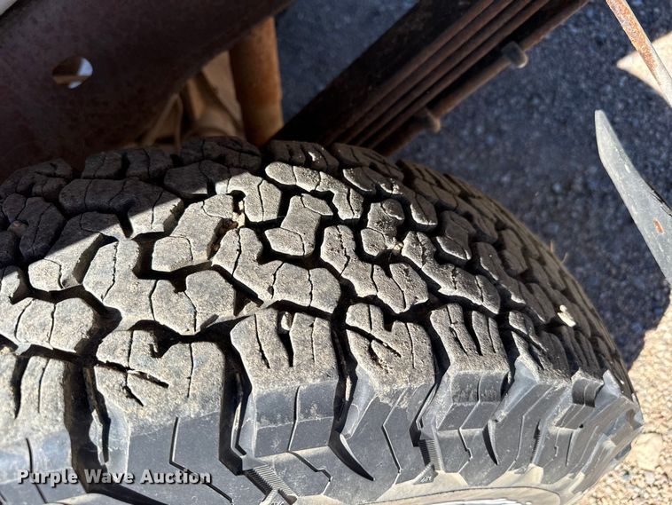 image for item DZ5326 2004 Chevrolet Silverado 2500 Crew Cab pickup truck