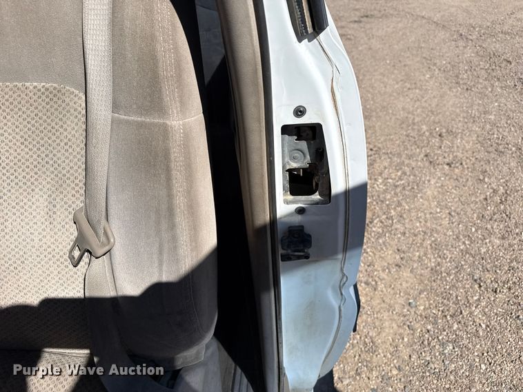 image for item DZ5327 2003 Chevrolet Silverado 2500HD Ext. Cab pickup truck