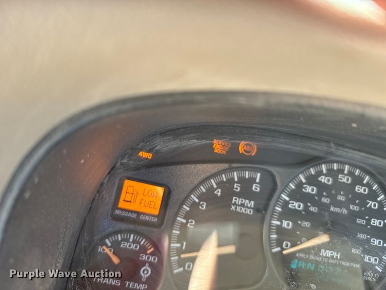 image for item DZ5327 2003 Chevrolet Silverado 2500HD Ext. Cab pickup truck