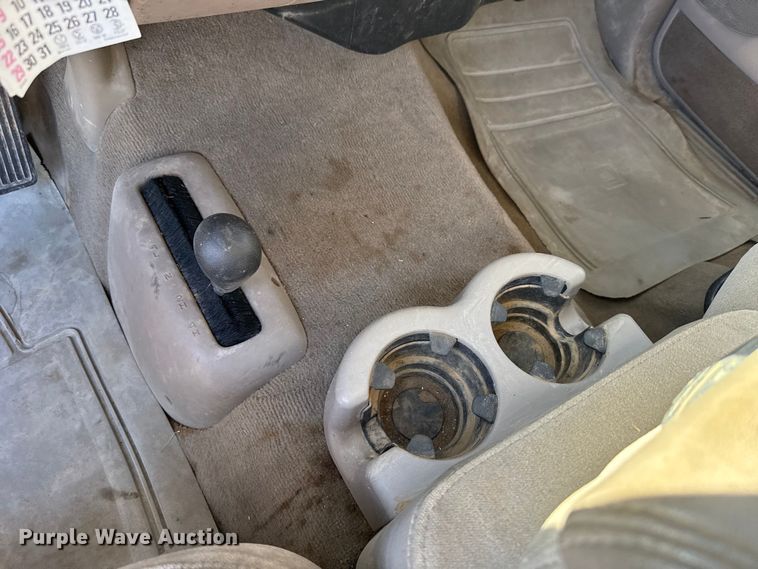 image for item DZ5327 2003 Chevrolet Silverado 2500HD Ext. Cab pickup truck