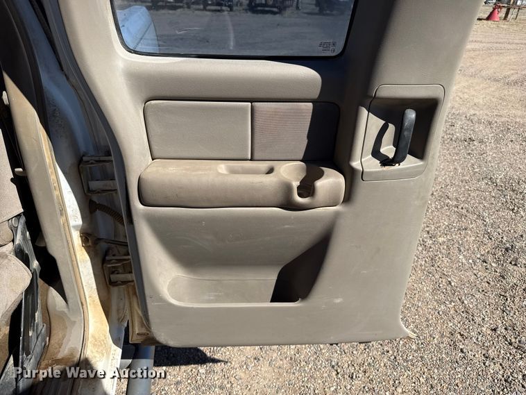 image for item DZ5327 2003 Chevrolet Silverado 2500HD Ext. Cab pickup truck