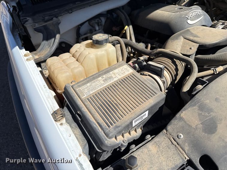 image for item DZ5327 2003 Chevrolet Silverado 2500HD Ext. Cab pickup truck