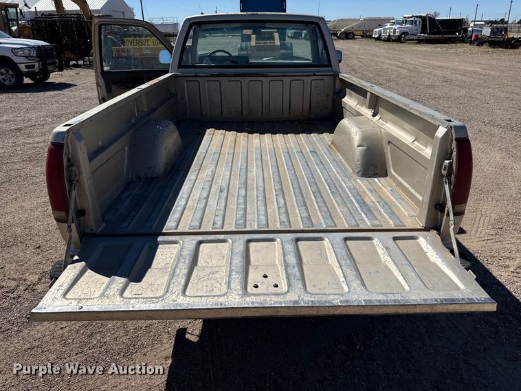 image for item DZ5328 1989 GMC Sierra C1500 pickup truck
