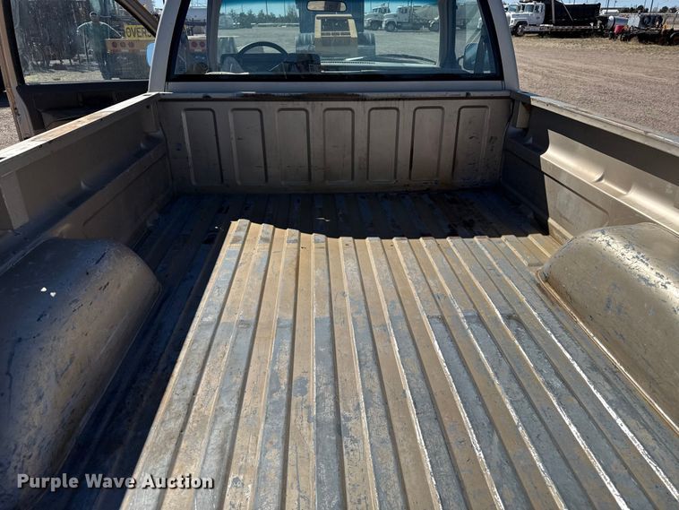 image for item DZ5328 1989 GMC Sierra C1500 pickup truck