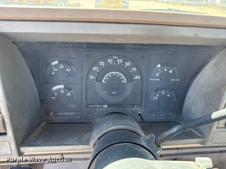 image for item DZ5328 1989 GMC Sierra C1500 pickup truck
