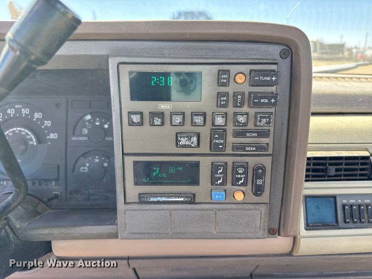 image for item DZ5328 1989 GMC Sierra C1500 pickup truck