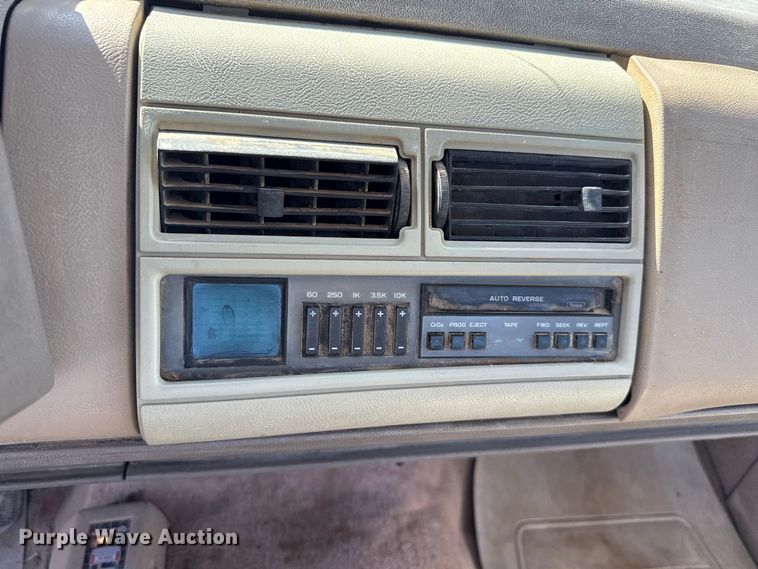 image for item DZ5328 1989 GMC Sierra C1500 pickup truck