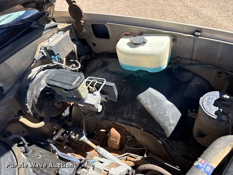 image for item DZ5328 1989 GMC Sierra C1500 pickup truck