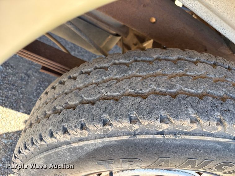 image for item DZ5328 1989 GMC Sierra C1500 pickup truck