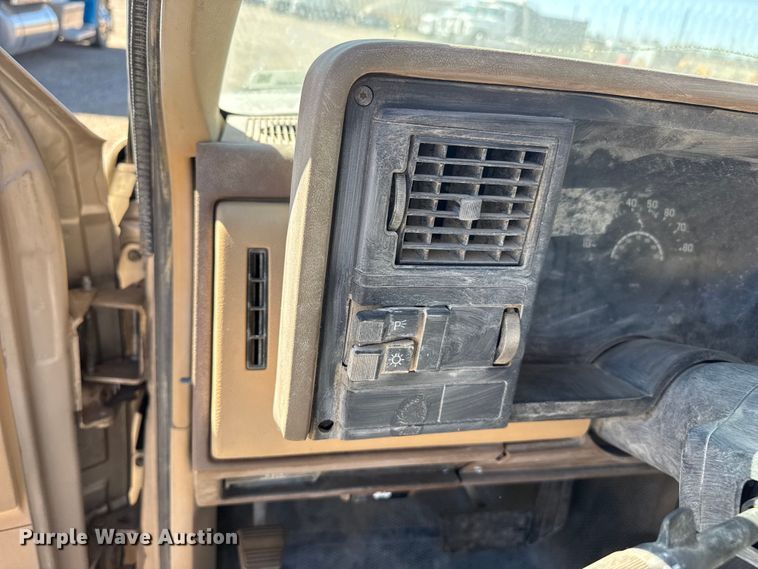 image for item DZ5329 1988 Chevrolet C1500 pickup truck