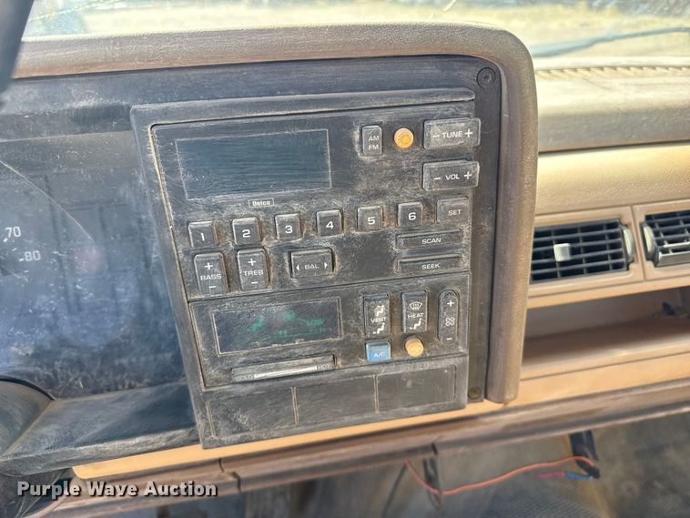 image for item DZ5329 1988 Chevrolet C1500 pickup truck