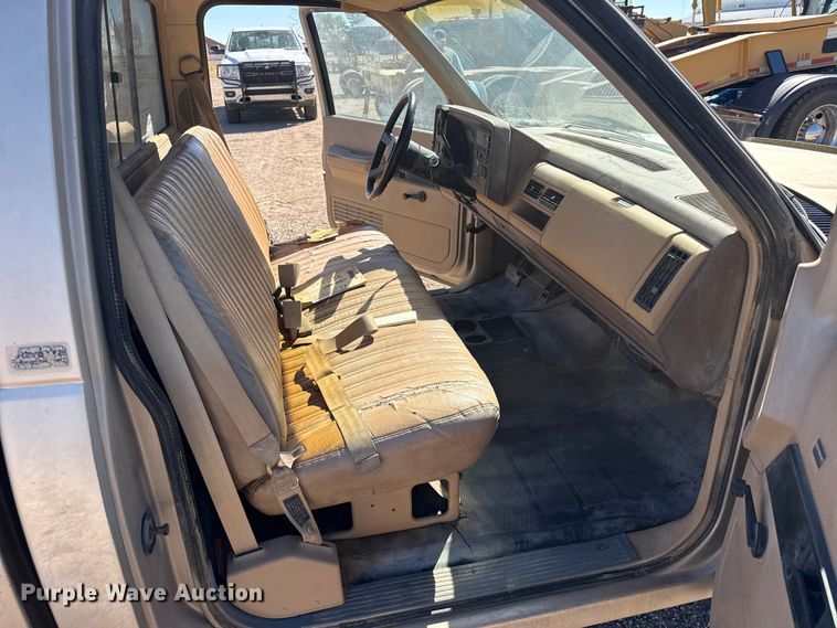 image for item DZ5329 1988 Chevrolet C1500 pickup truck
