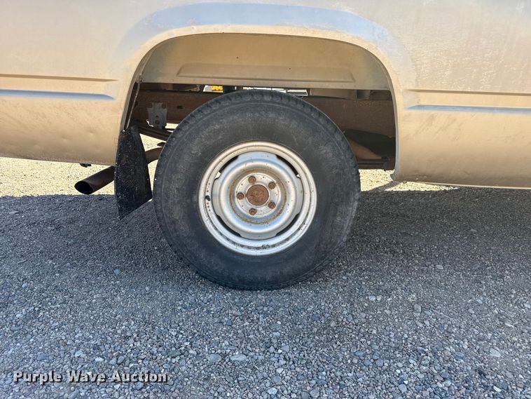 image for item DZ5329 1988 Chevrolet C1500 pickup truck