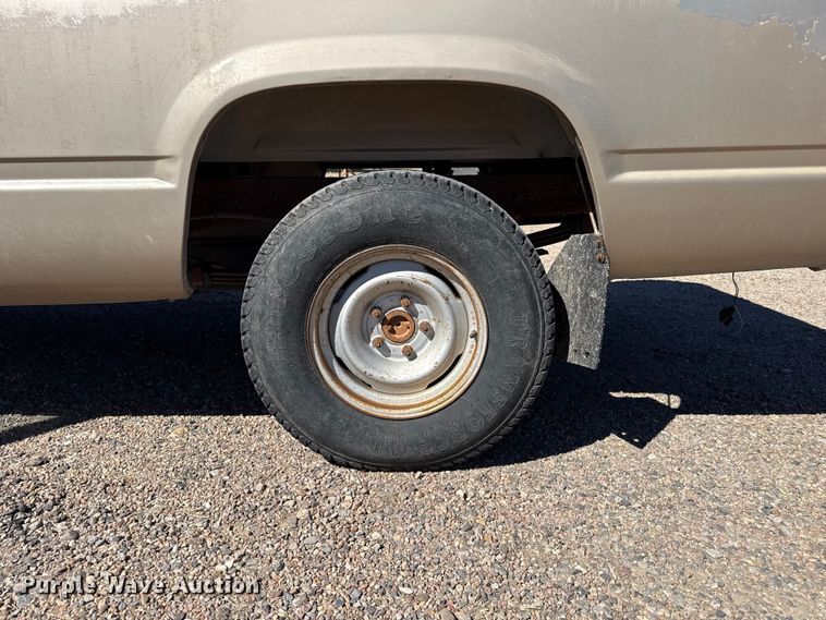 image for item DZ5329 1988 Chevrolet C1500 pickup truck