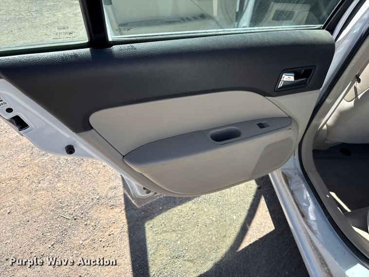 image for item DZ5330 2007 Ford Fusion 