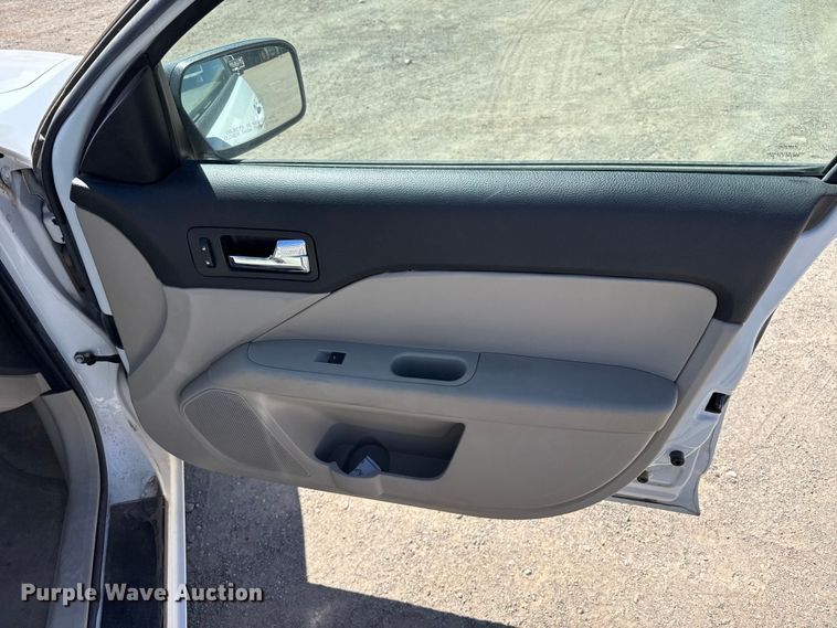 image for item DZ5330 2007 Ford Fusion 