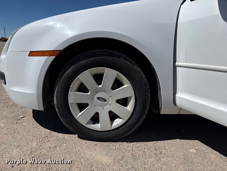 image for item DZ5330 2007 Ford Fusion 