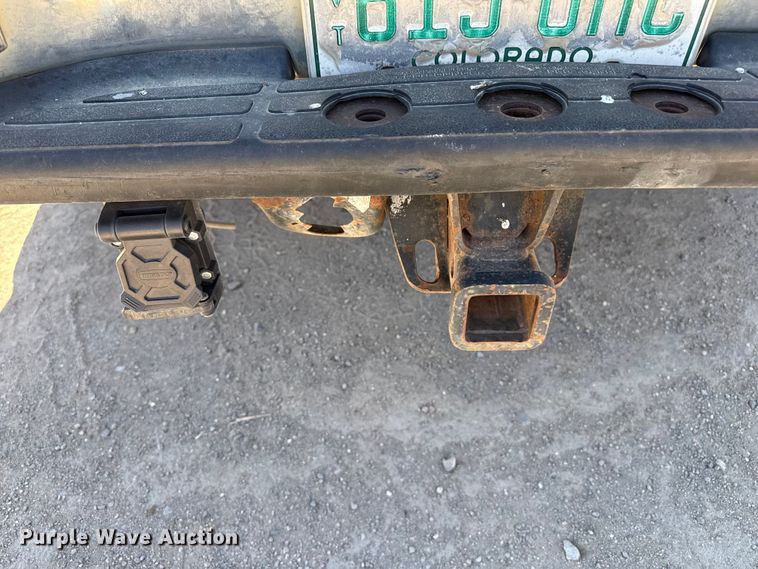 image for item DZ5331 2001 Chevrolet Silverado 2500HD Ext. Cab pickup truck