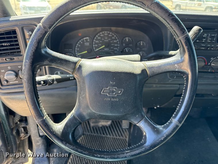 image for item DZ5331 2001 Chevrolet Silverado 2500HD Ext. Cab pickup truck